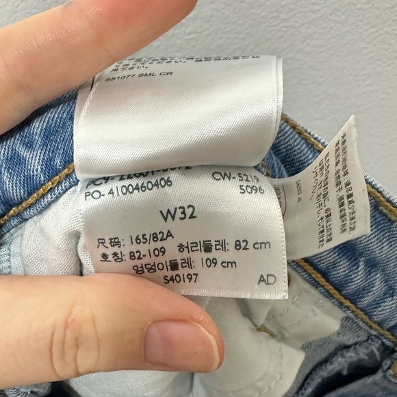 Levi’s Women’s 32 Light Wash Denim Wedgie Jean Button Fly Leather Tab High Waist - Picture 6 of 7